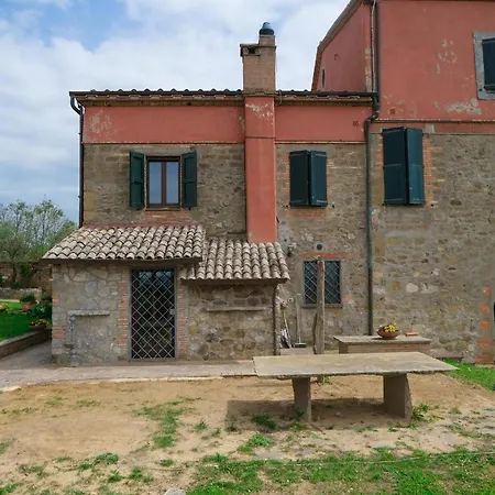 Casale Beatrice Degli Ulivi مزرعة للإقامة