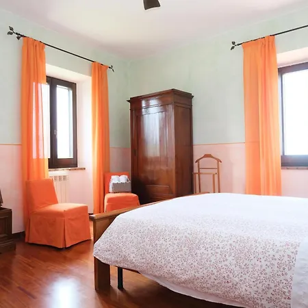 Casale Beatrice Degli Ulivi مزرعة للإقامة *