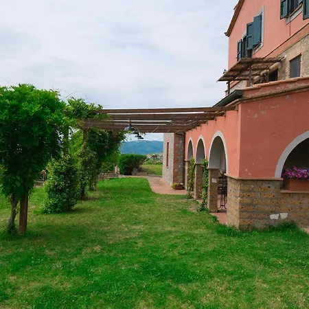 Casale Beatrice Degli Ulivi مزرعة للإقامة